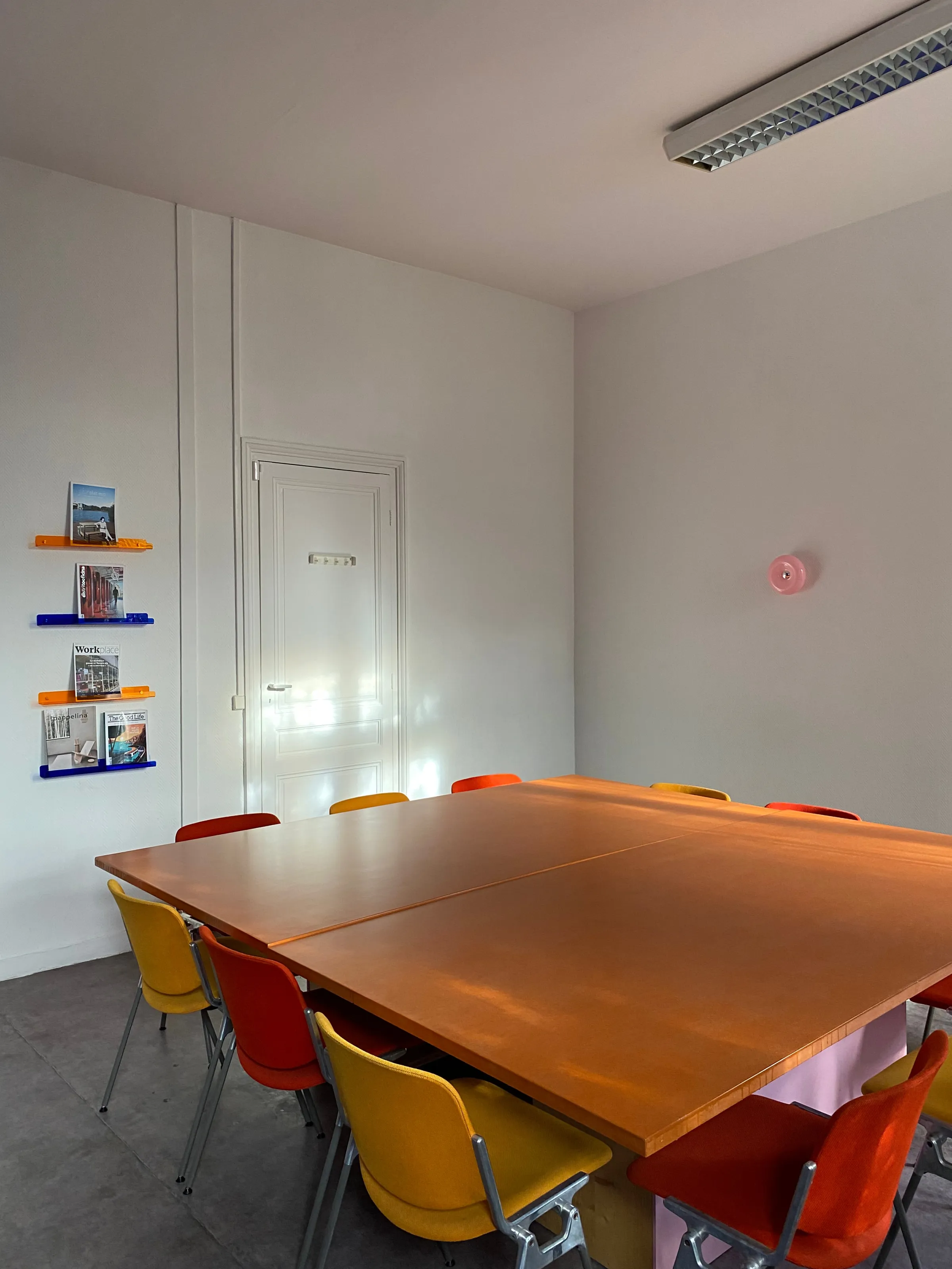 Choisir entre télétravail bureau et salle de réunion louée à Bordeaux